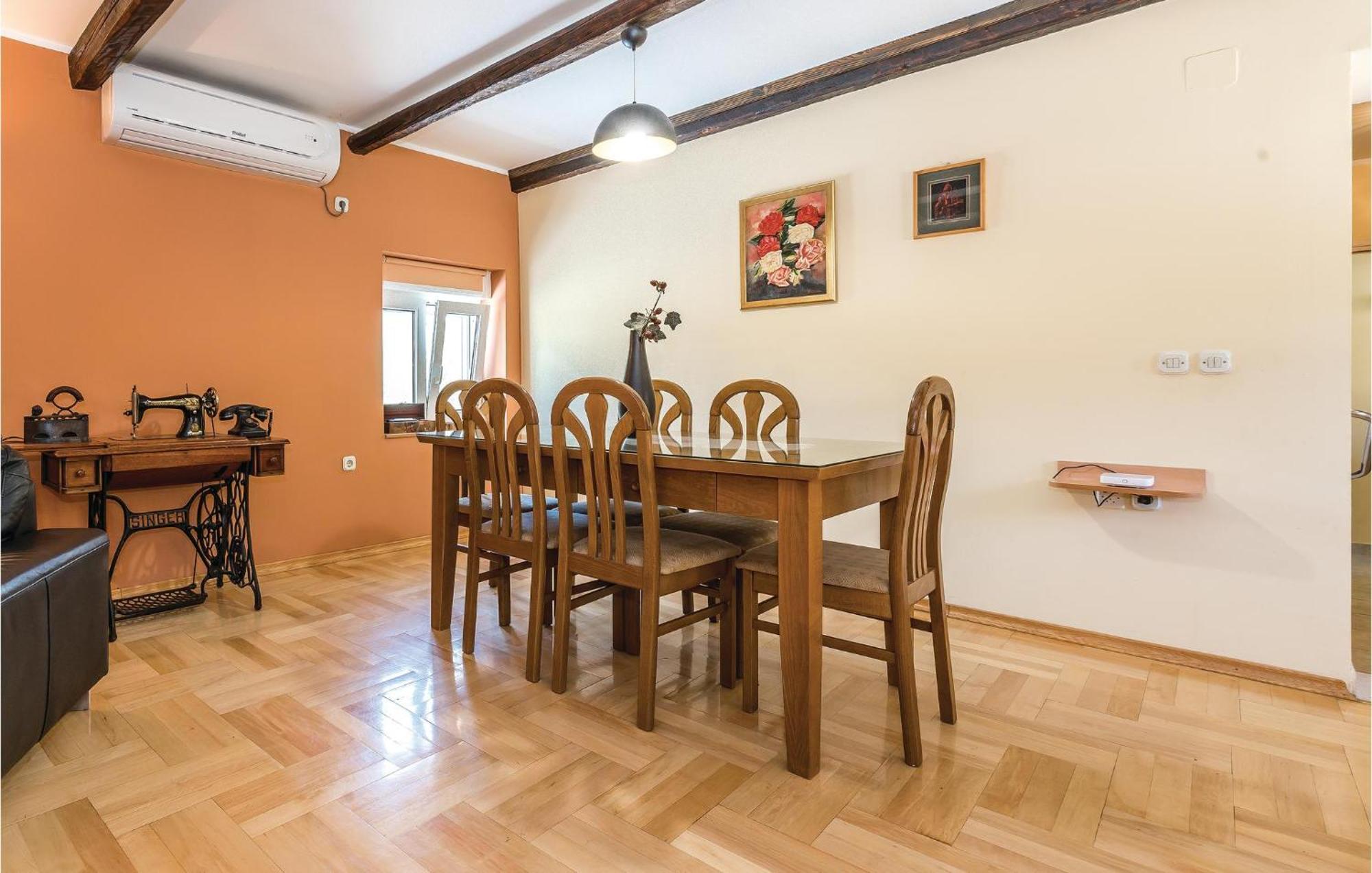 Amazing Home In Bilice With Outdoor Swimming Pool シベニク エクステリア 写真